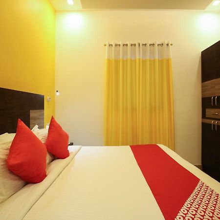 Hotel Oyo 10152 Rail View Residency Alappuzha Zewnętrze zdjęcie