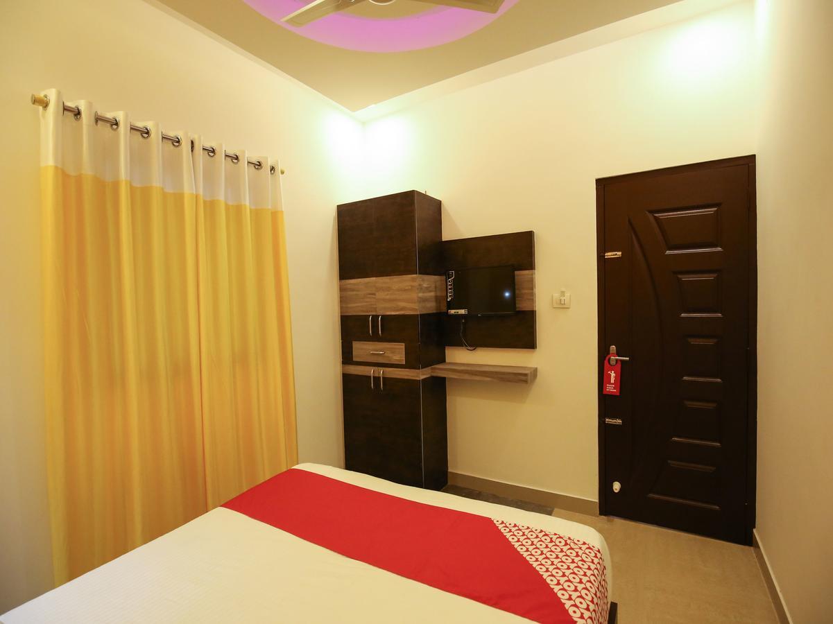 Hotel Oyo 10152 Rail View Residency Alappuzha Zewnętrze zdjęcie